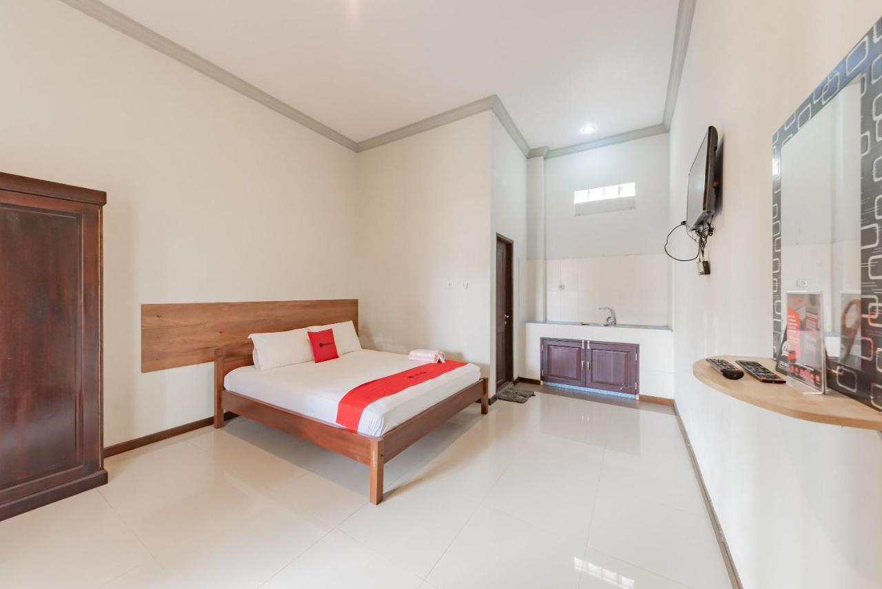 Hotel RedDoorz near GOR Sempaja Samarinda Zewnętrze zdjęcie