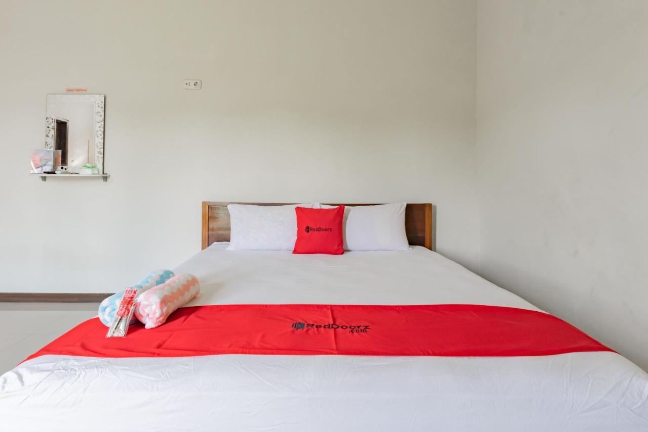 Hotel RedDoorz near GOR Sempaja Samarinda Zewnętrze zdjęcie