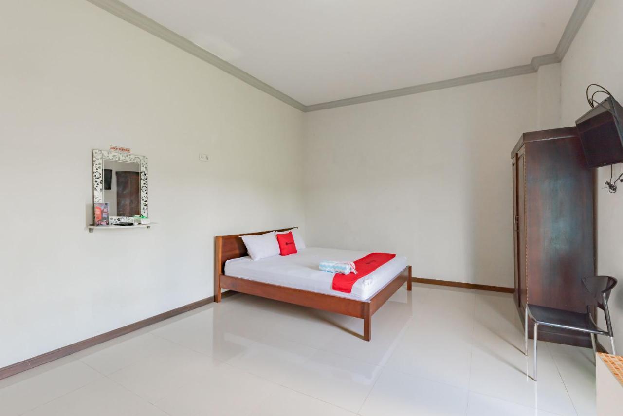 Hotel RedDoorz near GOR Sempaja Samarinda Zewnętrze zdjęcie