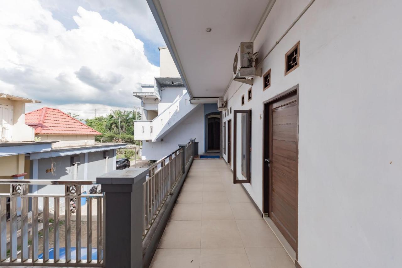 Hotel RedDoorz near GOR Sempaja Samarinda Zewnętrze zdjęcie