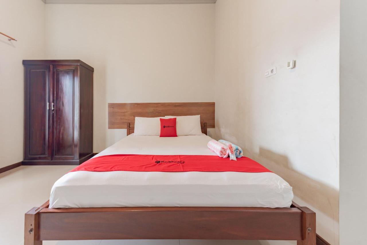 Hotel RedDoorz near GOR Sempaja Samarinda Zewnętrze zdjęcie