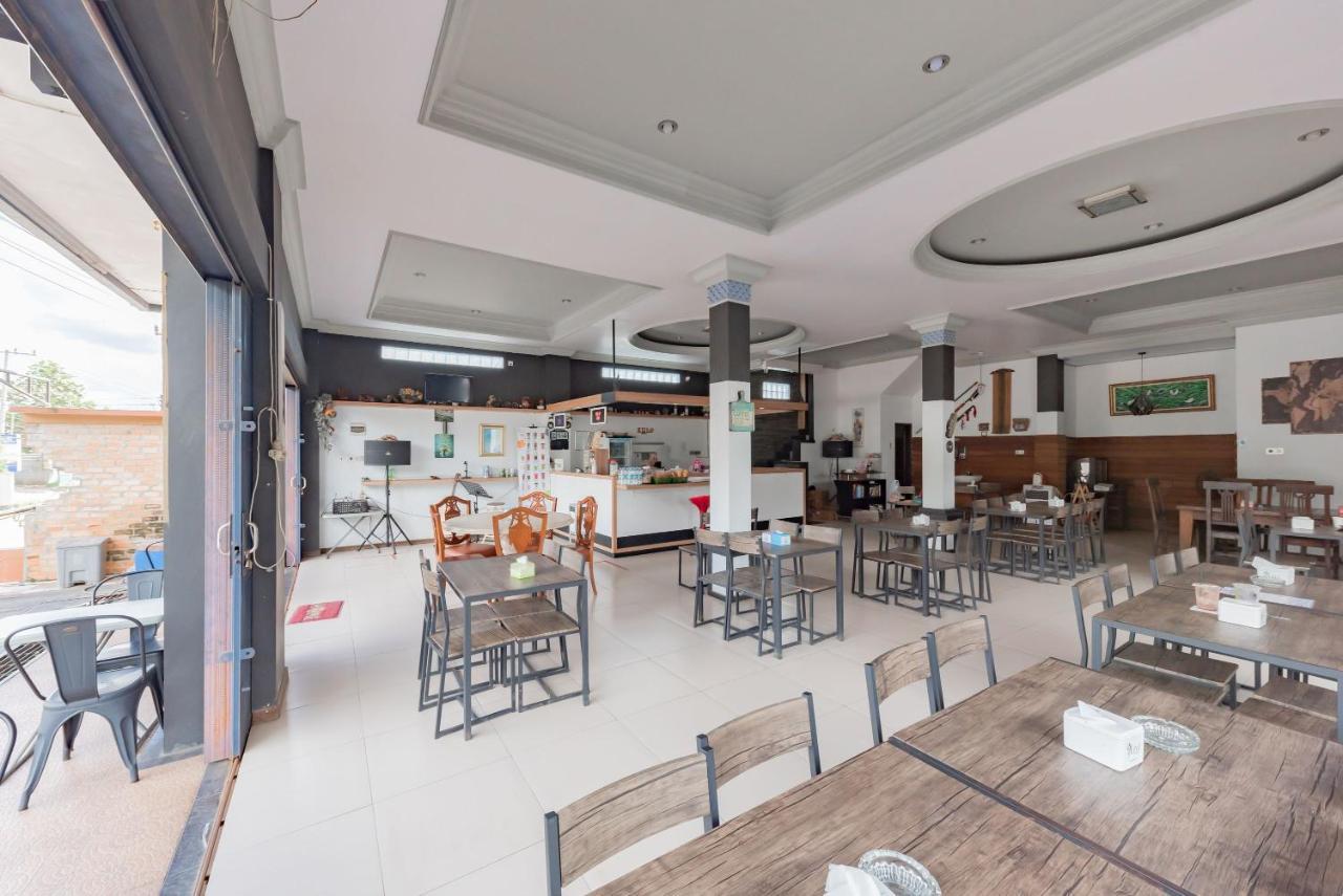 Hotel RedDoorz near GOR Sempaja Samarinda Zewnętrze zdjęcie